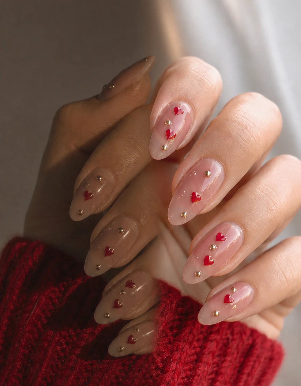 La misma manicura con luz de salón y con una presentación más clara